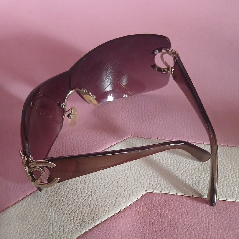 CHANEL Purple Sunglasses with Heart Detail - Picture 6 of 7